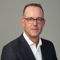 Headshot of chris lantz