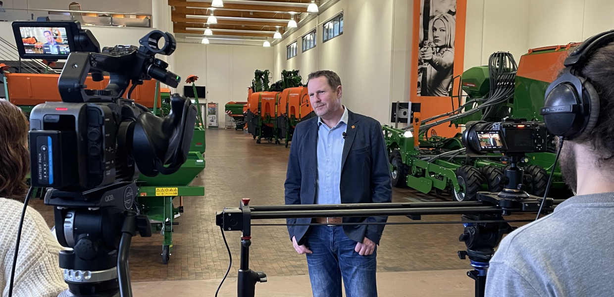 Customer Story Header Amazone Customer Story Header Amazone