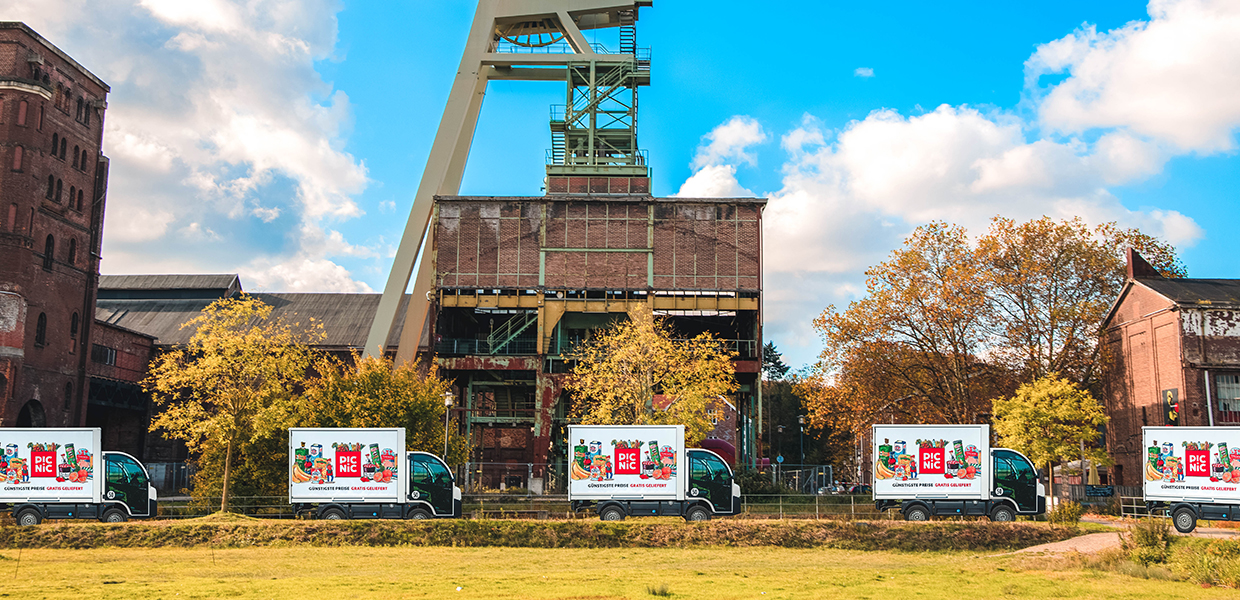 Electric cars of Piknic in industrial setting