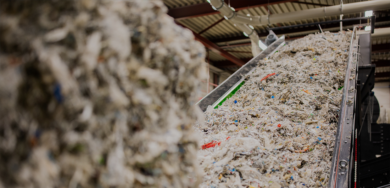 Garbage sorting belt